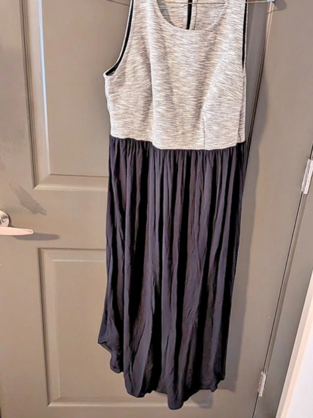 Old Navy Sleeveless Maxi Dress in Black & Gray Size Medium